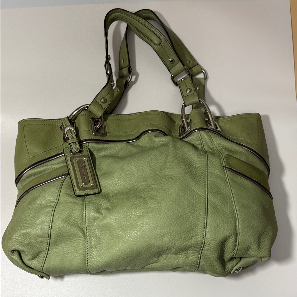 B. Makowski Green Leather Tote Bag